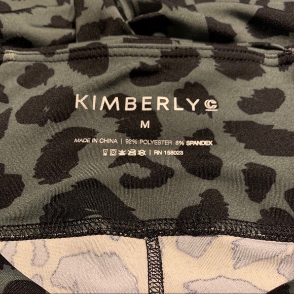 NWT High Waist Leopard Print Leggings w/ Pocket - Picture 5 of 8